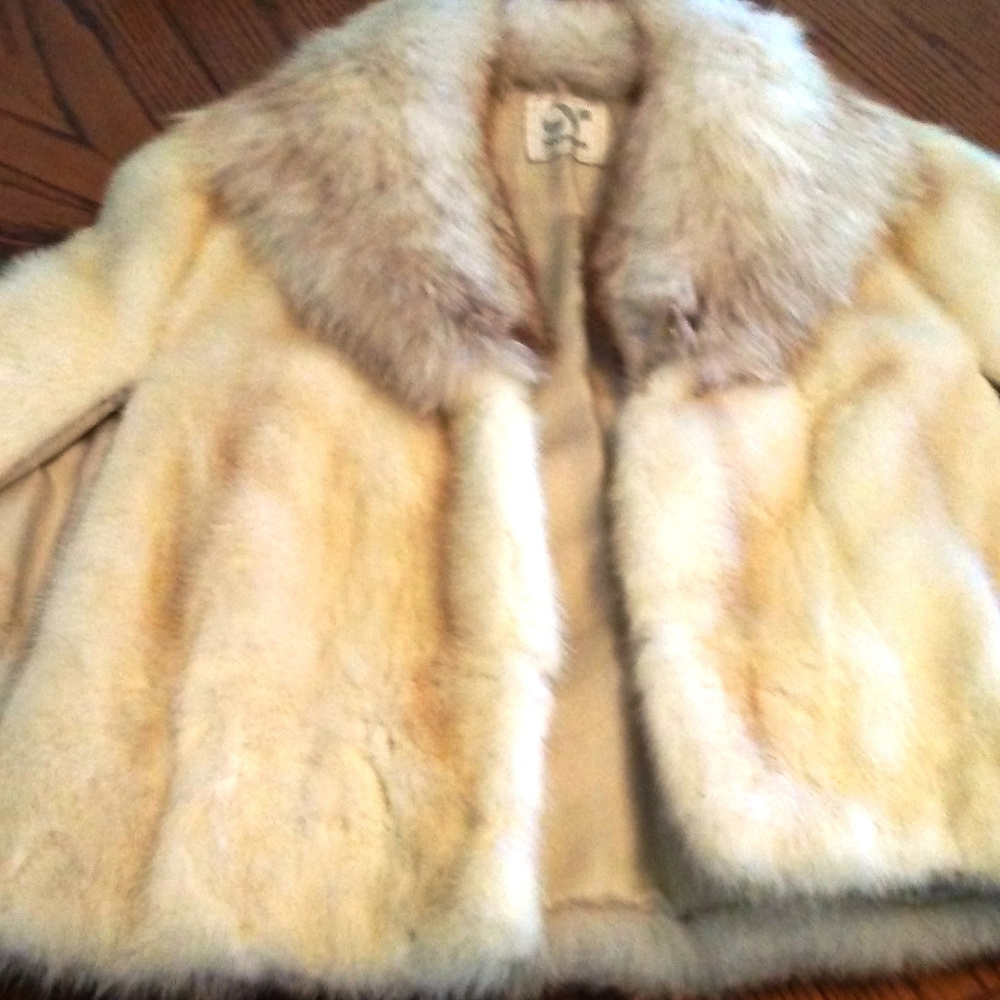 Natural Homo Pastel Mink With Fox Collar & Border